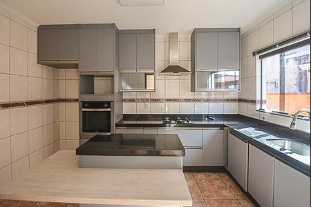 Casa para alugar com 250m², 3 quartos e 2 vagasCozinha