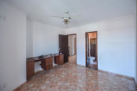 Casa para alugar com 250m², 3 quartos e 2 vagasQuarto 3 - Suíte