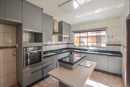 Casa para alugar com 250m², 3 quartos e 2 vagasCozinha