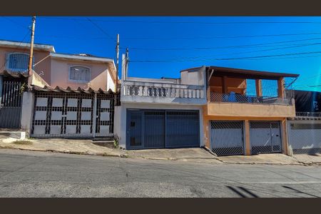 Casa à venda com 125m², 2 quartos e 2 vagasFachada