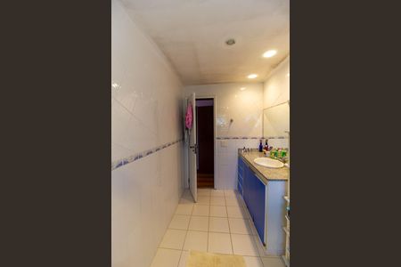 Casa de condomínio para alugar com 260m², 4 quartos e 2 vagas