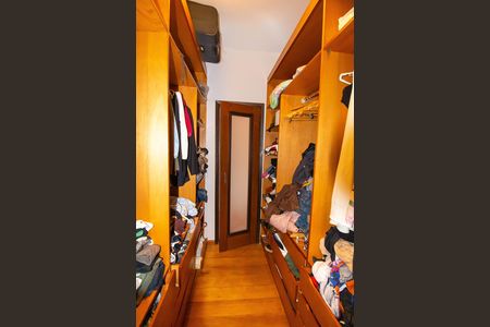 Casa de condomínio para alugar com 260m², 4 quartos e 2 vagas