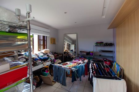 Casa de condomínio para alugar com 260m², 4 quartos e 2 vagas