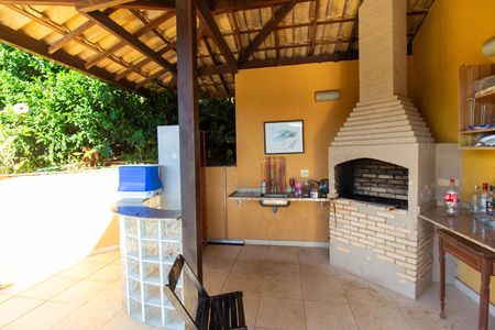 Casa de condomínio para alugar com 260m², 4 quartos e 2 vagas