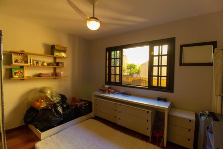 Casa de condomínio para alugar com 260m², 4 quartos e 2 vagas