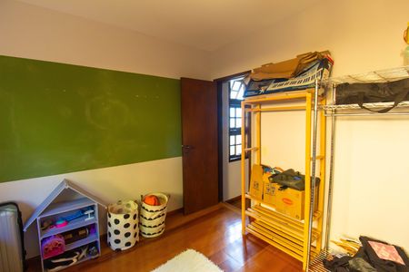 Casa de condomínio para alugar com 260m², 4 quartos e 2 vagas
