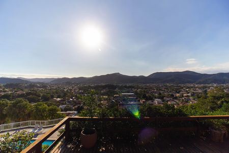 Casa de condomínio para alugar com 260m², 4 quartos e 2 vagas
