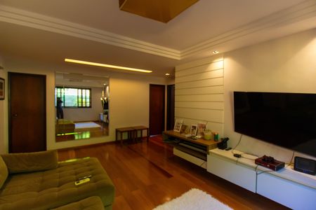 Casa de condomínio para alugar com 260m², 4 quartos e 2 vagas