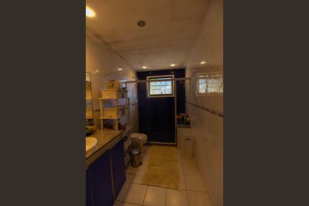 Casa de condomínio para alugar com 260m², 4 quartos e 2 vagas
