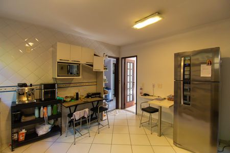 Casa de condomínio para alugar com 260m², 4 quartos e 2 vagas