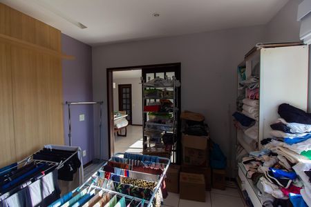 Casa de condomínio para alugar com 260m², 4 quartos e 2 vagas