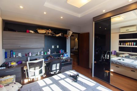 Casa de condomínio para alugar com 260m², 4 quartos e 2 vagas