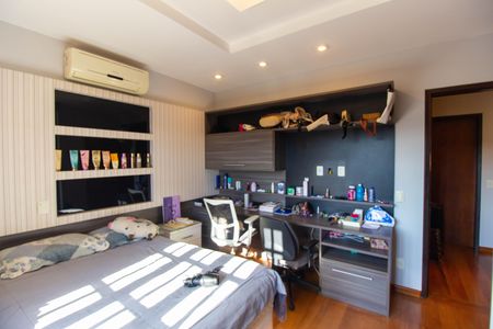 Casa de condomínio para alugar com 260m², 4 quartos e 2 vagas