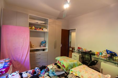 Casa de condomínio para alugar com 260m², 4 quartos e 2 vagas