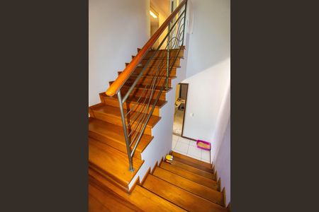 Casa de condomínio para alugar com 260m², 4 quartos e 2 vagas