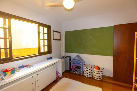 Casa de condomínio para alugar com 260m², 4 quartos e 2 vagas