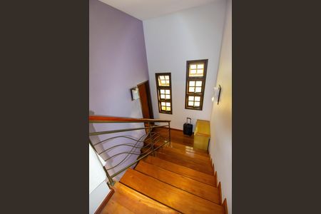 Casa de condomínio para alugar com 260m², 4 quartos e 2 vagas