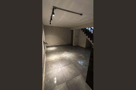 Sala de casa para alugar com 2 quartos, 140m² em Santo Amaro, São Paulo