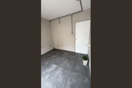 Casa para alugar com 140m², 2 quartos e 2 vagasSala