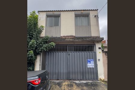 Casa para alugar com 140m², 3 quartos e 2 vagas Casa para alugar com 140m², 3 quartos e 2 vagasFachada