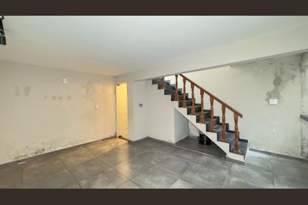 Casa para alugar com 140m², 3 quartos e 2 vagas Casa para alugar com 140m², 3 quartos e 2 vagasSala
