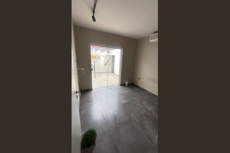Casa para alugar com 140m², 2 quartos e 2 vagasSala