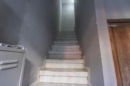 Apartamento para alugar com 63m², 2 quartos e sem vagaEscada de entrada 