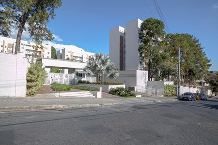Apartamento para alugar com 70m², 2 quartos e 1 vagaFachada