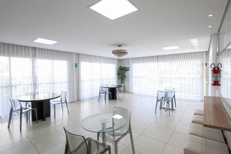 Apartamento para alugar com 70m², 2 quartos e 1 vagaÁrea comum - Salão de festas