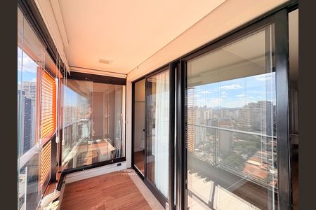Varanda de kitnet/studio para alugar com 1 quarto, 42m² em Campo Belo, São Paulo