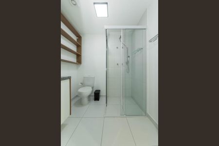 Banheiro de apartamento para alugar com 1 quarto, 27m² em Brooklin, São Paulo