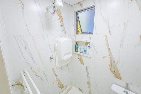 Apartamento à venda com 72m², 3 quartos e 1 vaga Apartamento à venda com 72m², 3 quartos e 1 vagaBanheiro