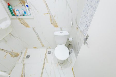 Apartamento à venda com 72m², 3 quartos e 1 vaga Apartamento à venda com 72m², 3 quartos e 1 vagaBanheiro