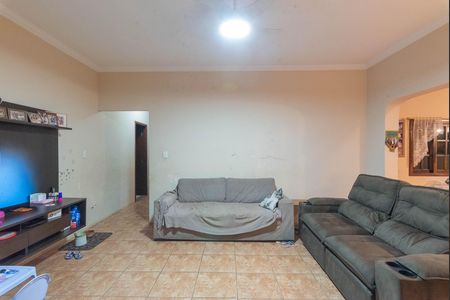 Casa à venda com 250m², 2 quartos e 2 vagas Casa à venda com 250m², 2 quartos e 2 vagasSala