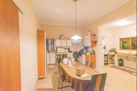Casa à venda com 250m², 2 quartos e 2 vagas Casa à venda com 250m², 2 quartos e 2 vagasCozinha