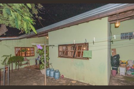 Casa à venda com 250m², 2 quartos e 2 vagas Casa à venda com 250m², 2 quartos e 2 vagasQuintal