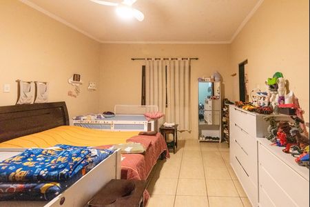 Casa à venda com 250m², 2 quartos e 2 vagas Casa à venda com 250m², 2 quartos e 2 vagasSuíte
