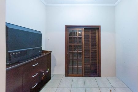 Casa à venda com 250m², 2 quartos e 2 vagas Casa à venda com 250m², 2 quartos e 2 vagasQuarto