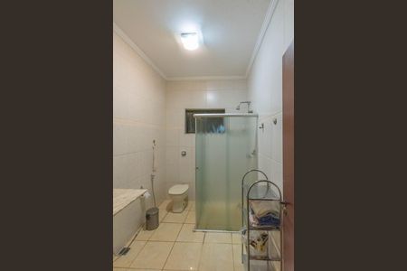 Casa à venda com 250m², 2 quartos e 2 vagas Casa à venda com 250m², 2 quartos e 2 vagasBanheiro