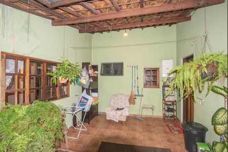 Casa à venda com 250m², 2 quartos e 2 vagas Casa à venda com 250m², 2 quartos e 2 vagasÁrea de Serviço