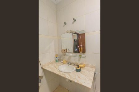 Casa à venda com 250m², 2 quartos e 2 vagas Casa à venda com 250m², 2 quartos e 2 vagasBanheiro