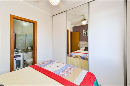 Apartamento à venda com 131m², 3 quartos e 2 vagasSuíte