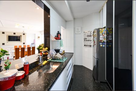 Apartamento à venda com 131m², 3 quartos e 2 vagasCozinha