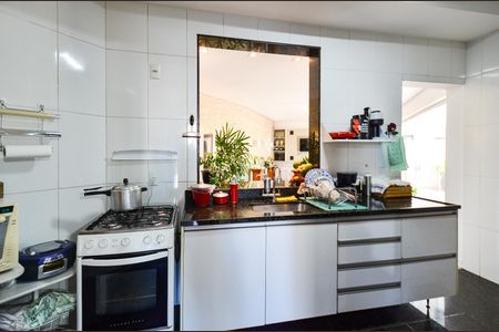 Apartamento à venda com 131m², 3 quartos e 2 vagasCozinha
