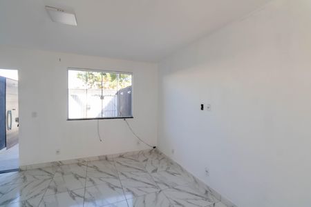 Sala de casa para alugar com 2 quartos, 80m² em Campo Grande, Rio de Janeiro