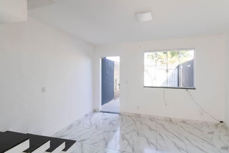 Sala de casa para alugar com 2 quartos, 80m² em Campo Grande, Rio de Janeiro