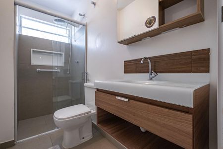 Banheiro de apartamento à venda com 1 quarto, 45m² em Pompeia, São Paulo
