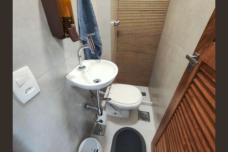 Apartamento à venda com 67m², 2 quartos e 1 vaga Apartamento à venda com 67m², 2 quartos e 1 vagaBanheiro de serviço