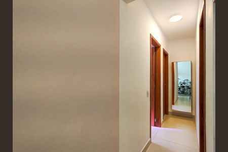 Apartamento à venda com 67m², 2 quartos e 1 vaga Apartamento à venda com 67m², 2 quartos e 1 vagaCorredor