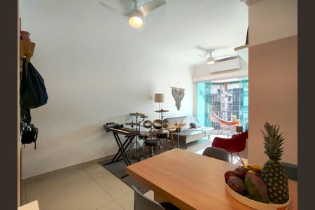 Apartamento à venda com 67m², 2 quartos e 1 vaga Apartamento à venda com 67m², 2 quartos e 1 vagaSala